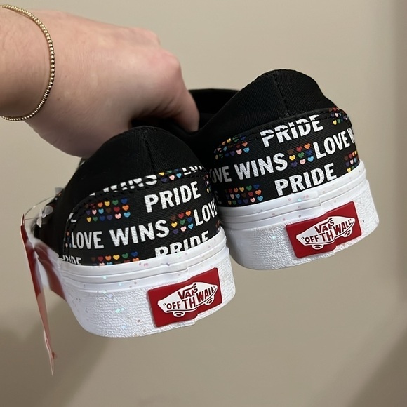 NWT Vans Pride Love Wins Slip On Asher Black Rainbow Glitter Sneakers - Picture 6 of 9